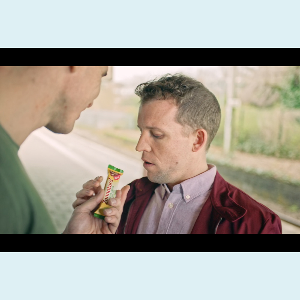 Foodstyling voor TV-commercial van Zonnatura Tussendoortje met Rico Verhoeven.